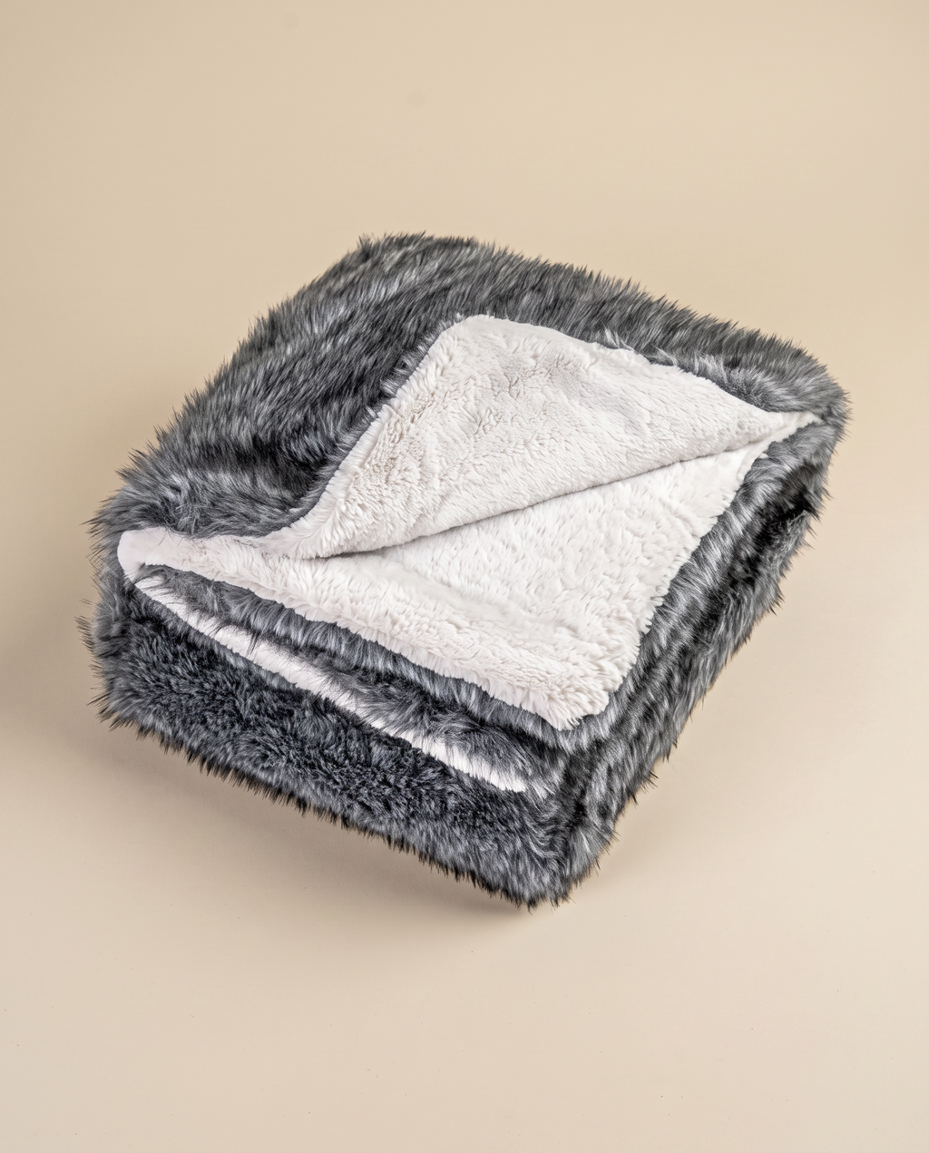 AVORA Heritage Throw Blanket