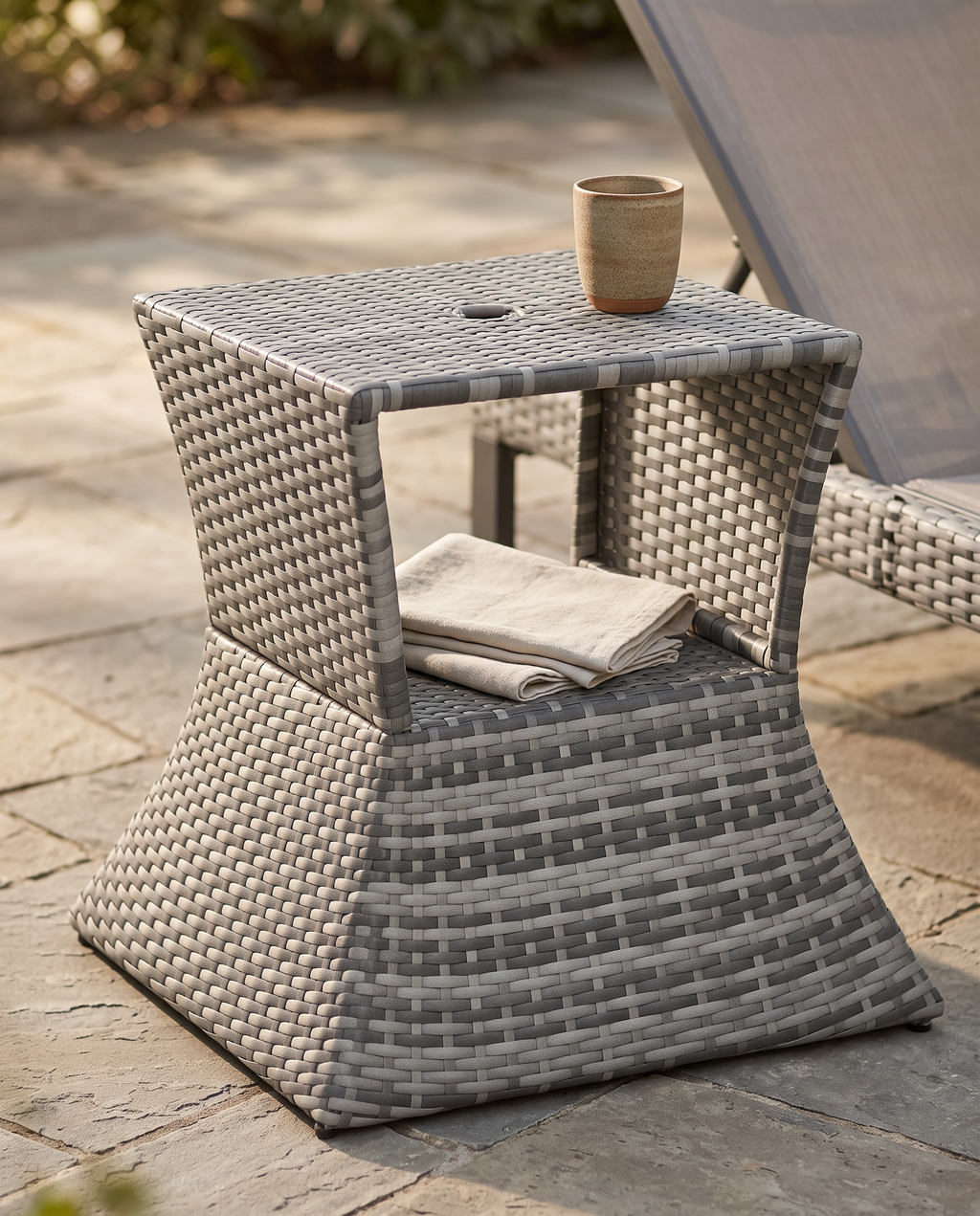 AVORA Side Table