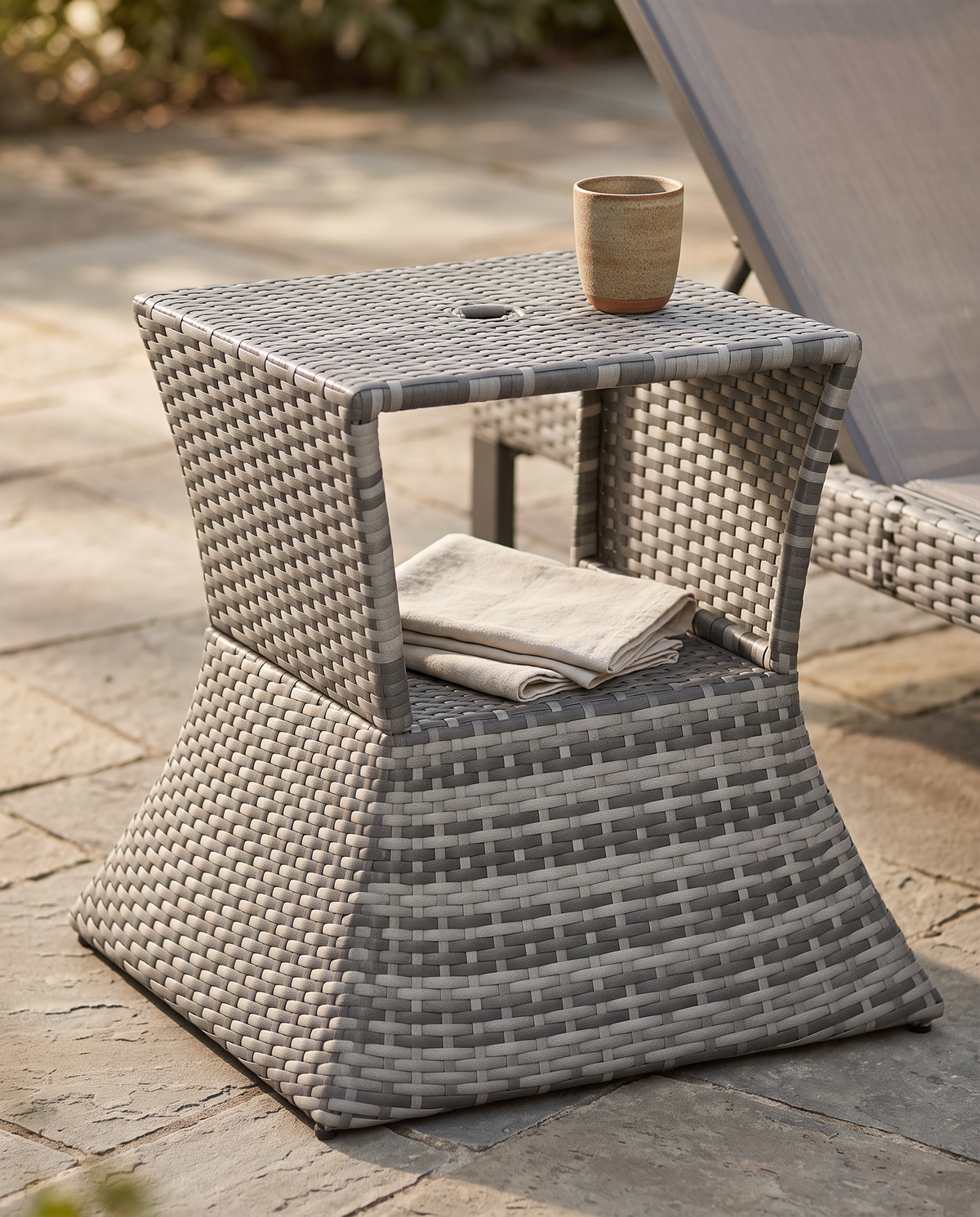 AVORA Side Table