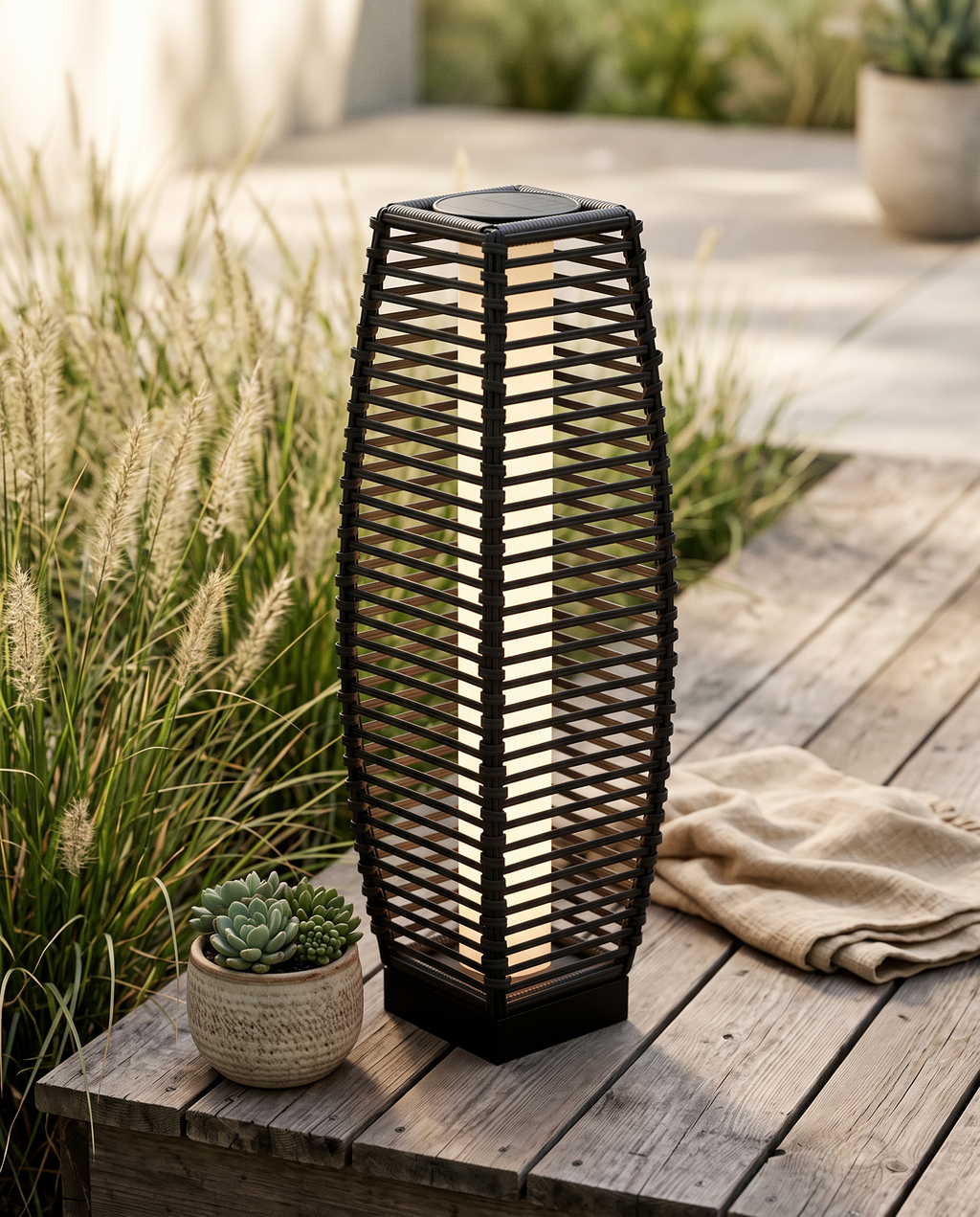 AVORA Solar Floor Lamp